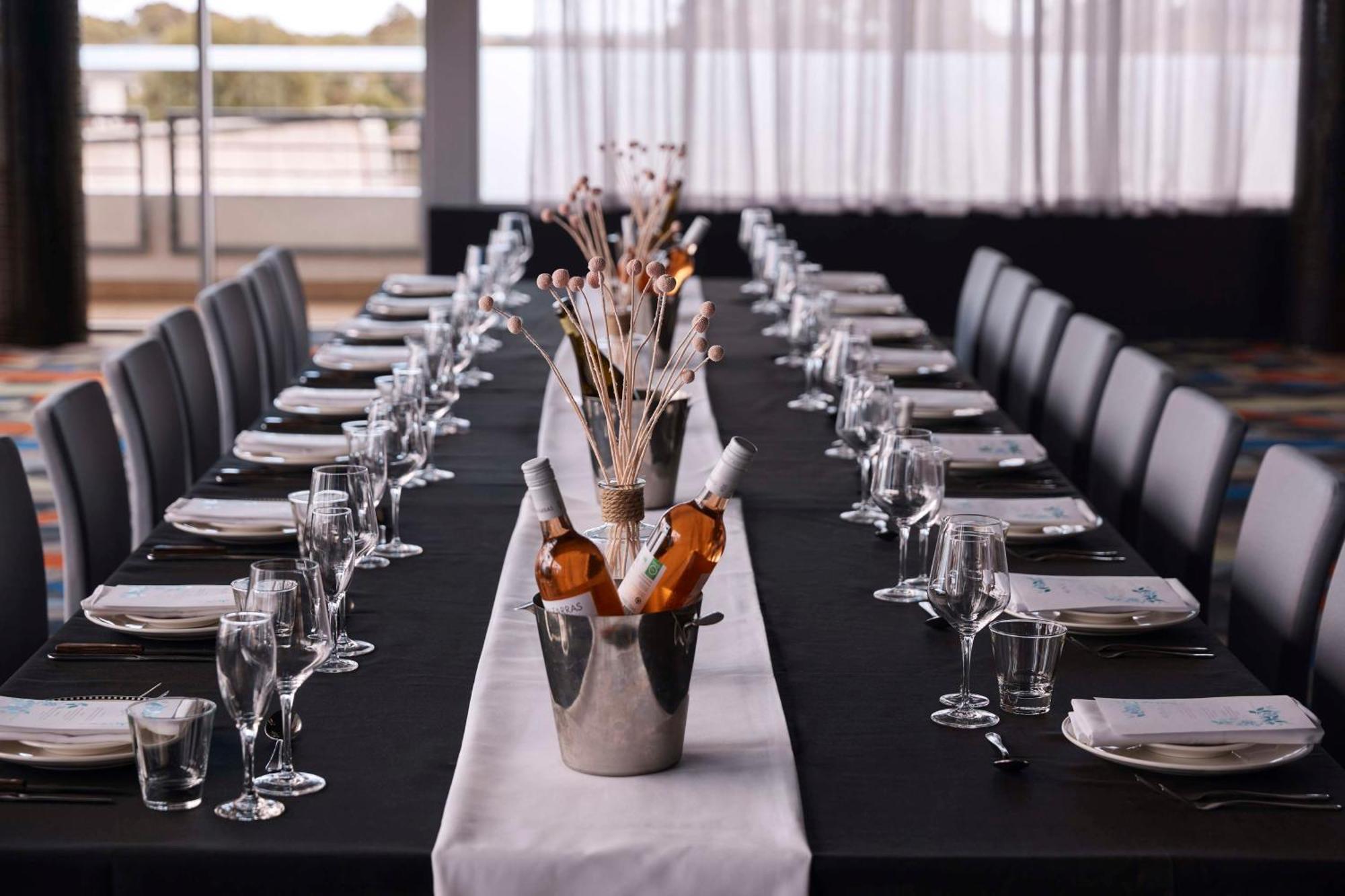 Atura Dandenong Hotel Doveton Buitenkant foto